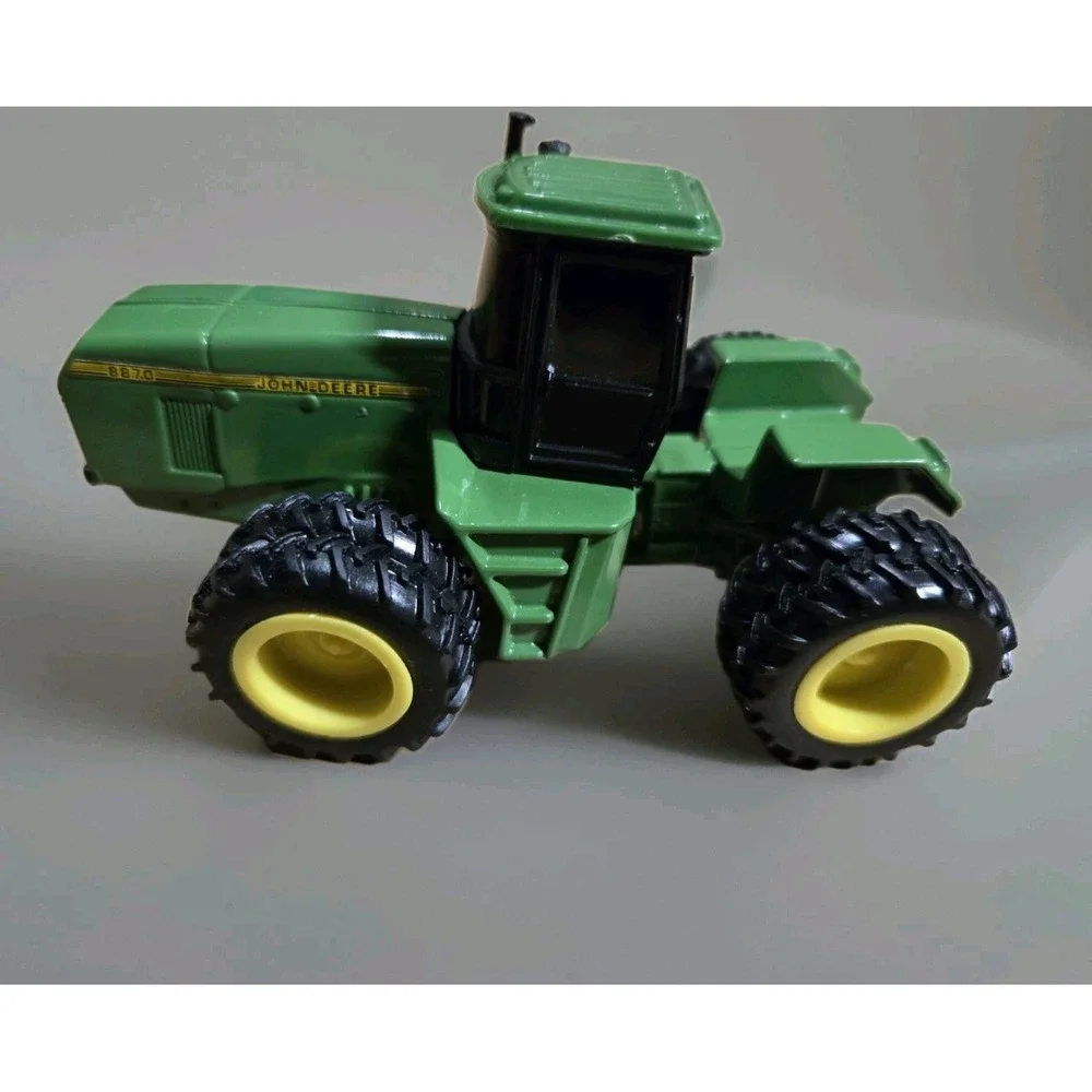 3 Ertl‎ John Deere Tractors Diecast 1/64 Scale 5571 7800 8870